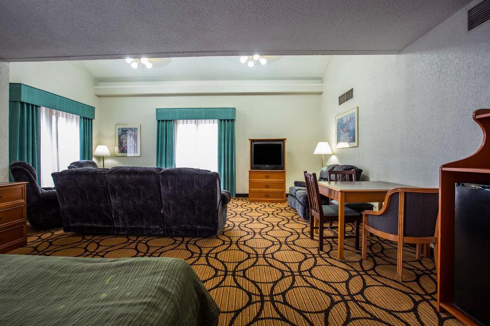 Quality Inn & Suites Airport Charlotte Kültér fotó
