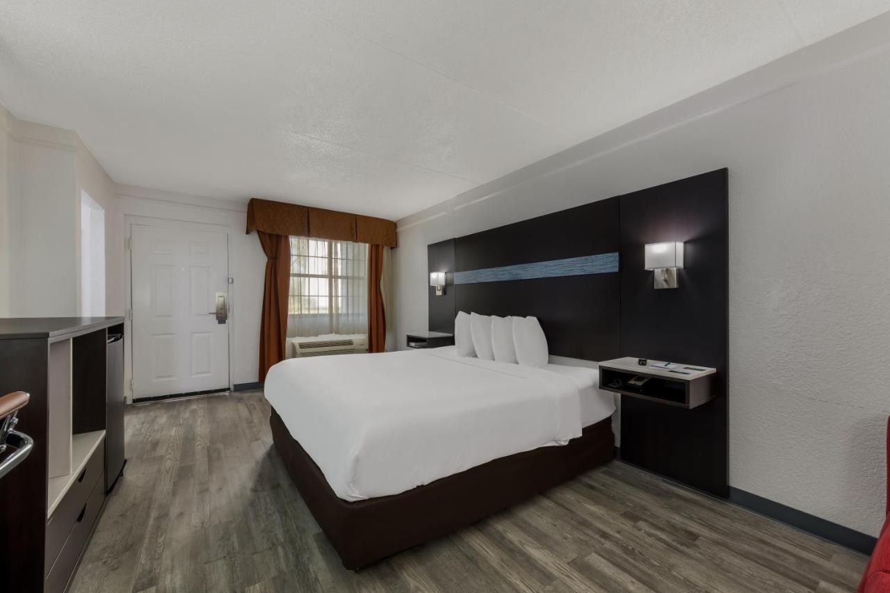 Quality Inn & Suites Airport Charlotte Kültér fotó
