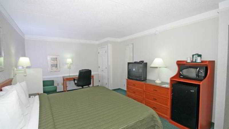 Quality Inn & Suites Airport Charlotte Kültér fotó
