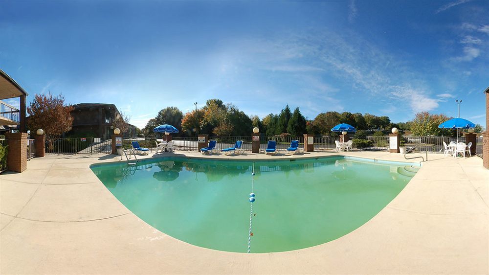 Quality Inn & Suites Airport Charlotte Kültér fotó
