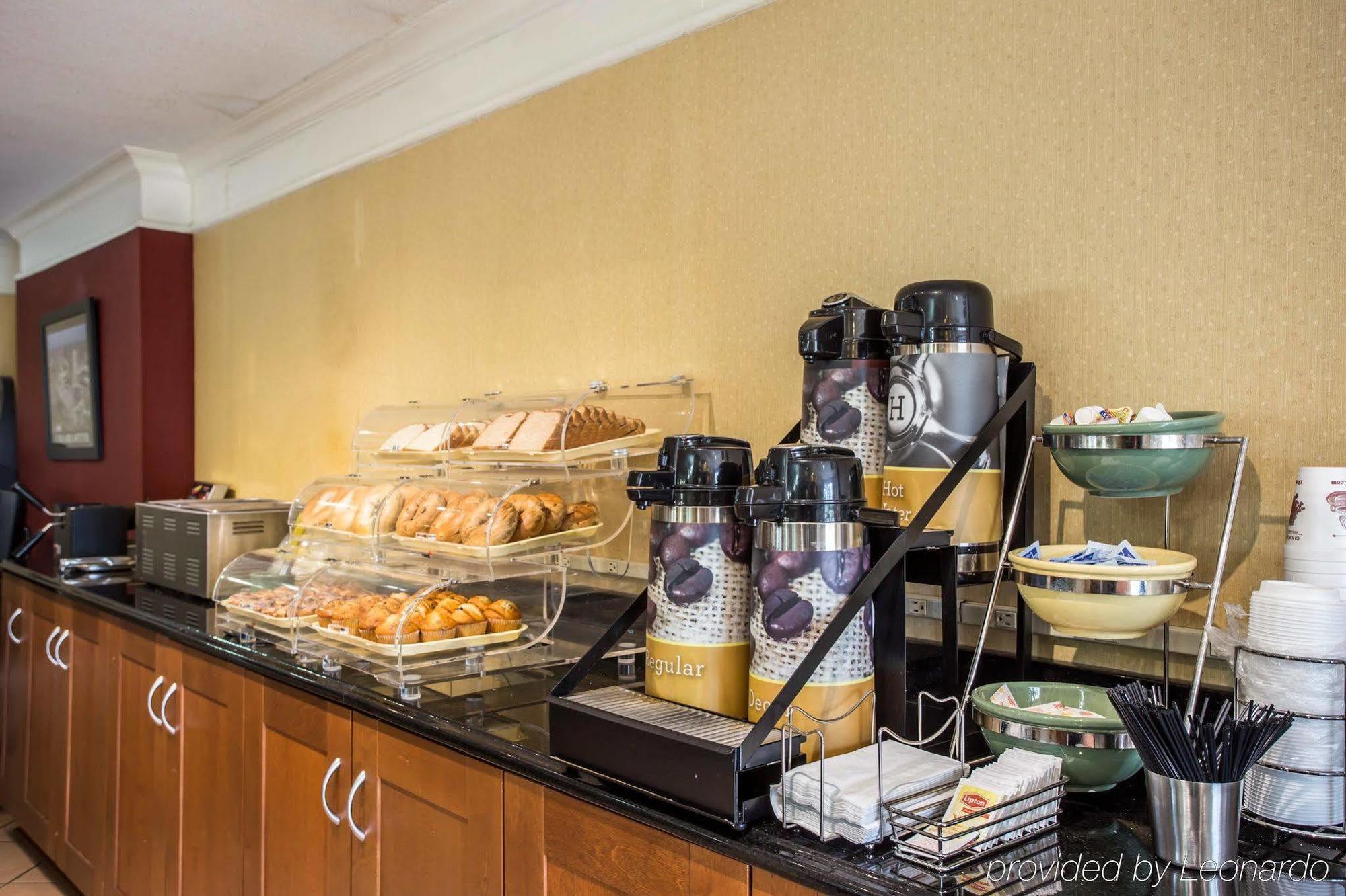 Quality Inn & Suites Airport Charlotte Kültér fotó