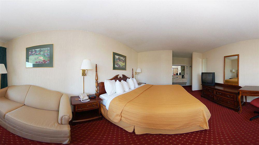 Quality Inn & Suites Airport Charlotte Kültér fotó