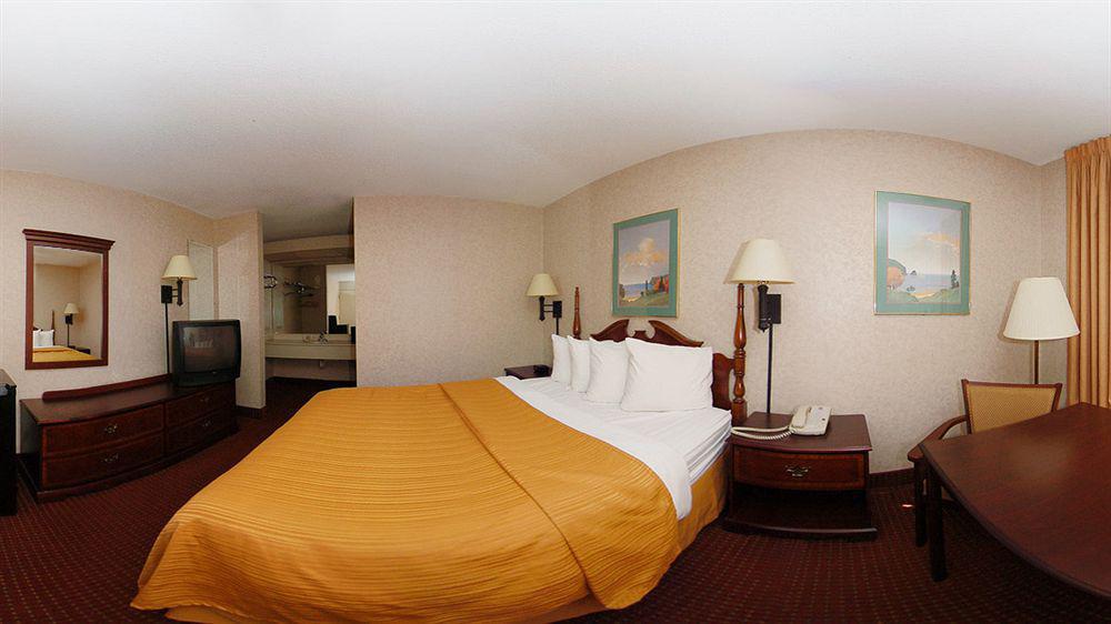 Quality Inn & Suites Airport Charlotte Kültér fotó